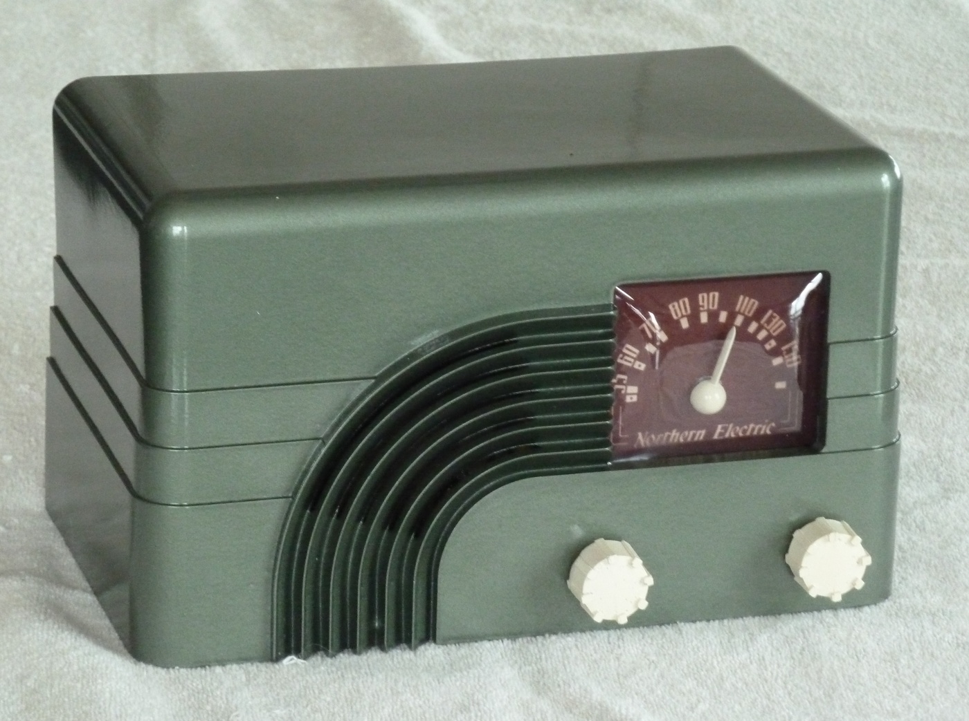 Northern-Electric_5110_green-cabinet-front